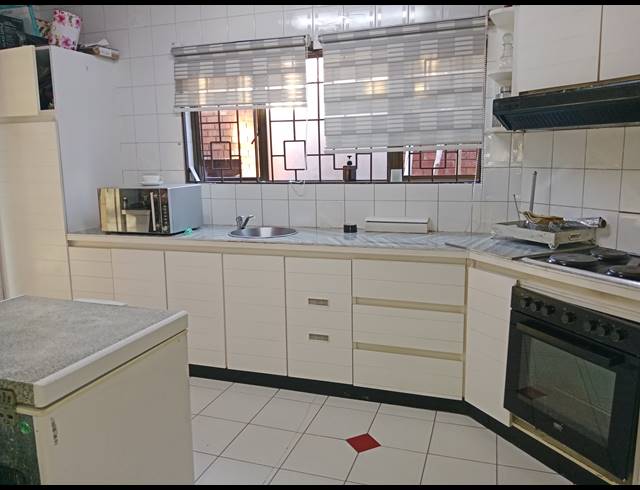 6 BEDROOM FREEHOLD FOR SALE IN RAISETHORPE